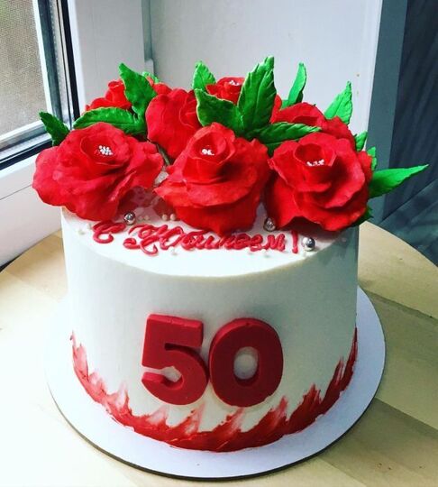 Торт женщине с цветами на 50 лет №125807