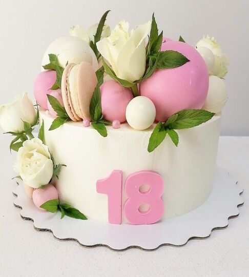 Торт женщине с цветами №125812